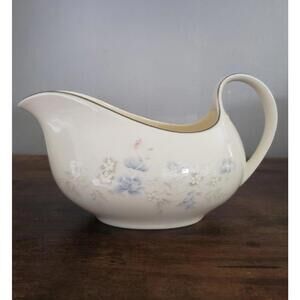 VTG Royal Doulton The Romance Collection Fine Bone China Gravy Boat, England